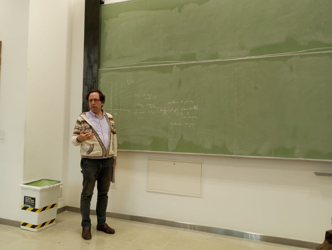 Charla Proporción de ceros de ζ(s) en la línea crítica a cargo del Prof. invitado Dr. Harald Helfgott (Institut de Mathématiques de Jussieu - CNRS)